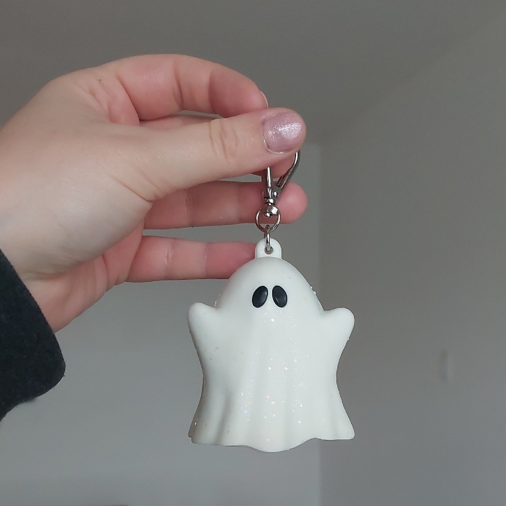 Bath & Bodyworks Light Up + Glow In The Dark Ghost Sanitizer Keychain